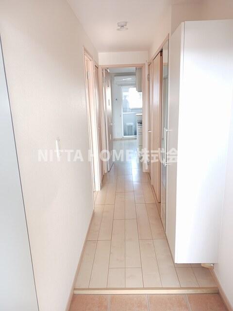 玄関　シューズボックス付きの玄関です(^^♪