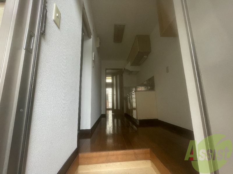 玄関　玄関からの様子になります。イメージできますでしょうか