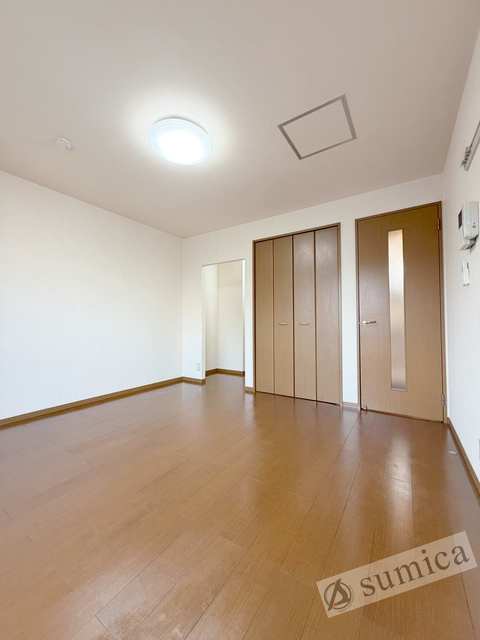 居室・リビング　日当たりのいいお部屋です♪