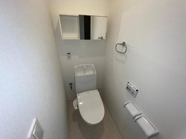 トイレ　トイレ