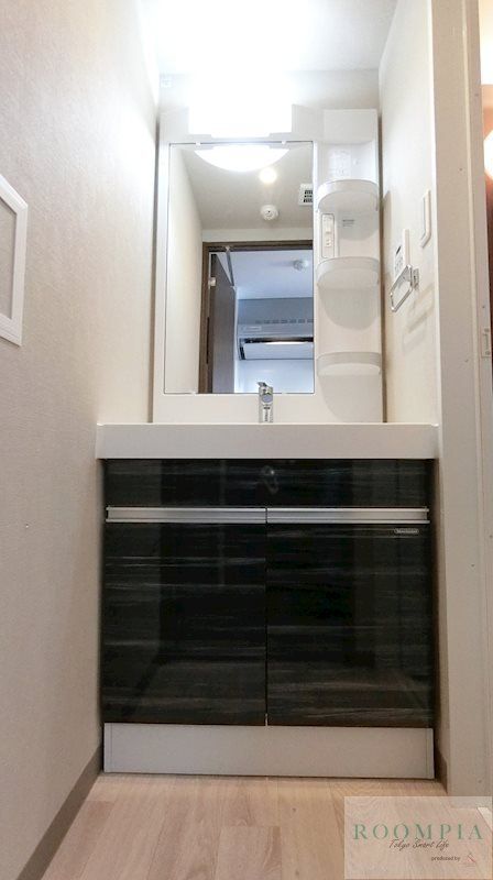 洗面設備　※同タイプの別のお部屋です。