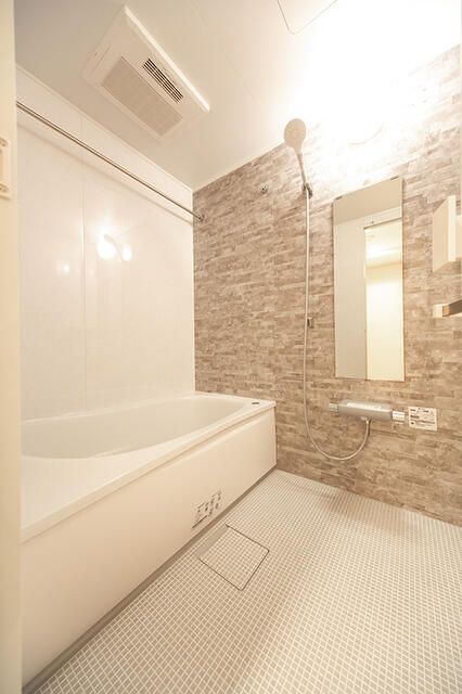 バス・シャワールーム　ゆったり過ごせるお風呂です