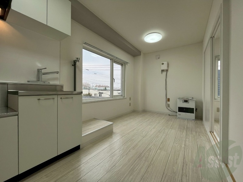 居室・リビング　広くてキレイなお部屋が広がっていて、充実した生活が送れそう。