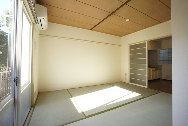 居室・リビング　別号室の写真です。