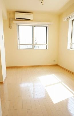 居室・リビング　（別タイプ参考写真）クィーンシティ板橋本町ラディウス　板橋区