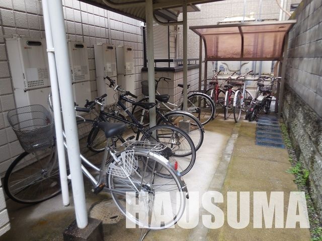 駐車場　自転車置き場