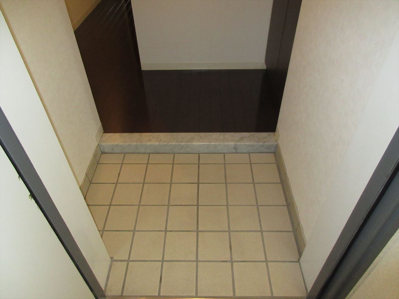 玄関　W HOUSE