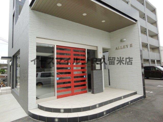エントランス　落ち着いたエントランスです