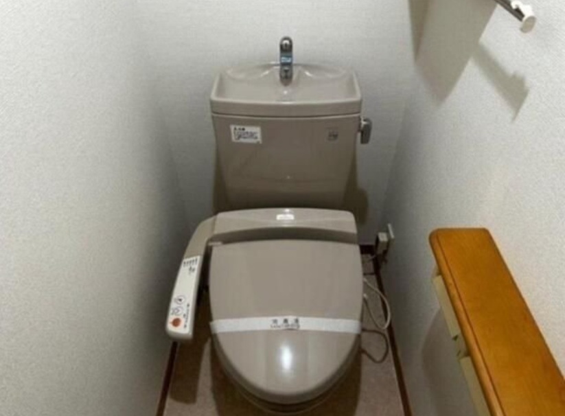 トイレ　掲載写真は別のお部屋です（現況優先）