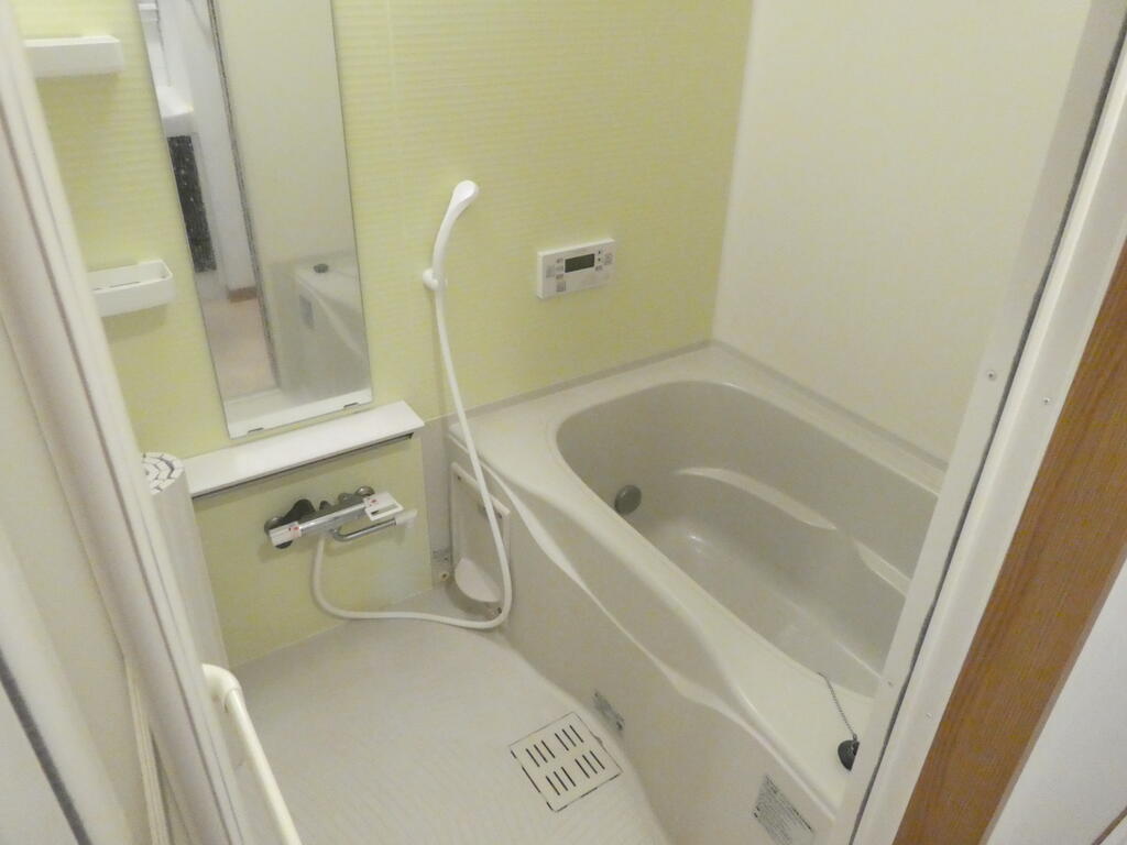 バス・シャワールーム　写真は別部屋を使用しております。