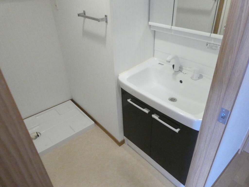洗面設備　写真は別部屋を使用しております。