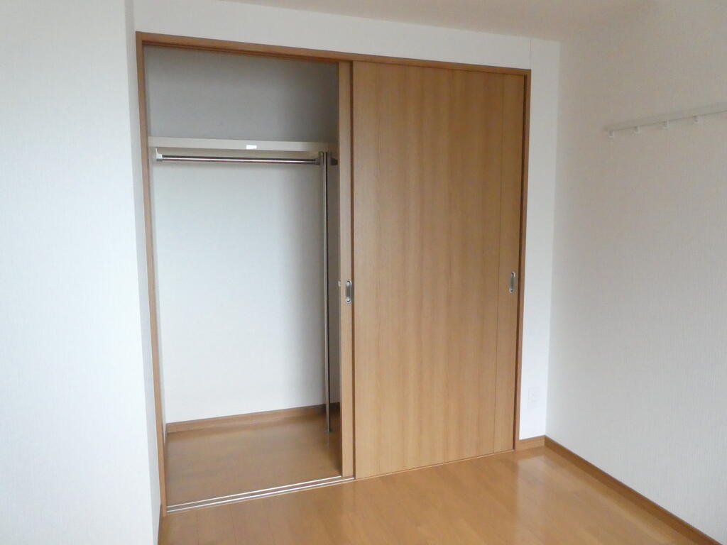 収納　写真は別部屋を使用しております。