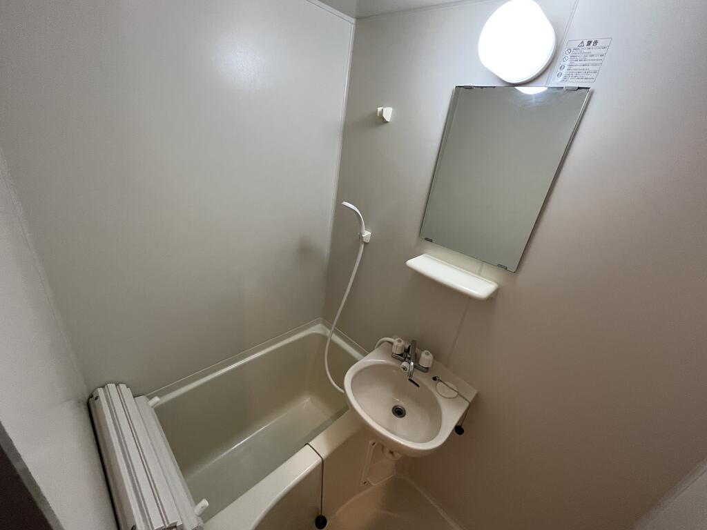 バス・シャワールーム　別部屋参考写真