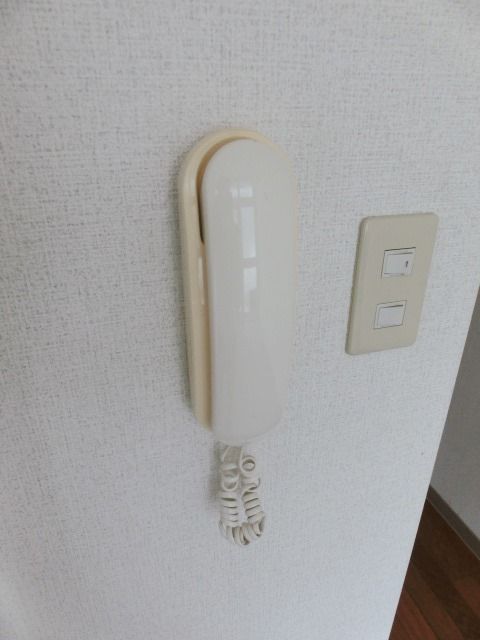 その他設備　こちらがインターホンになります。