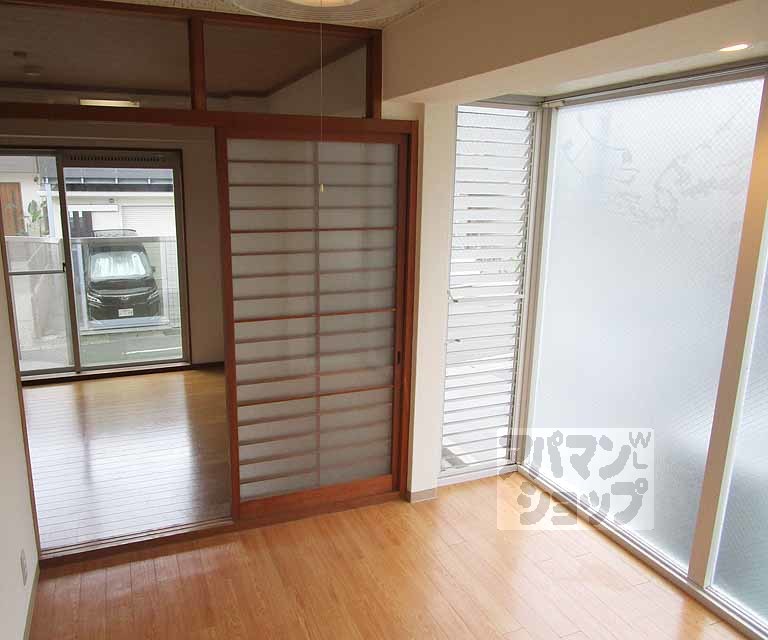 居室・リビング　２０４号室の写真です。