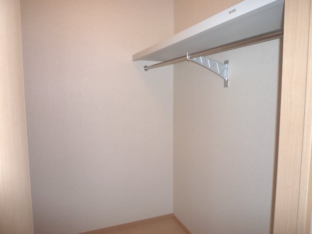 収納　ウォークインクローゼット（北側洋室）