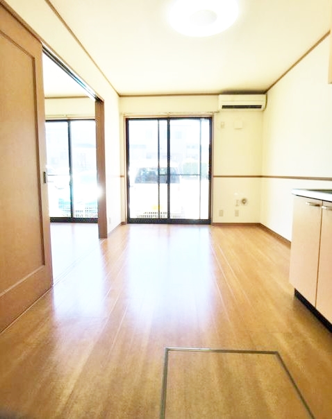 居室・リビング　開放感のあるゆったりとしたお部屋です♪