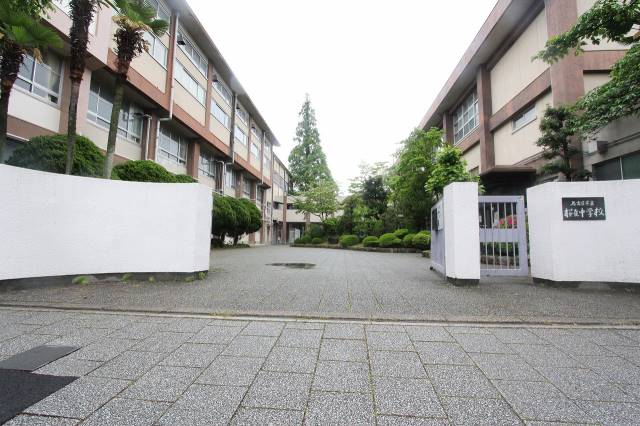 中学校　あずま中学校（中学校）まで666m