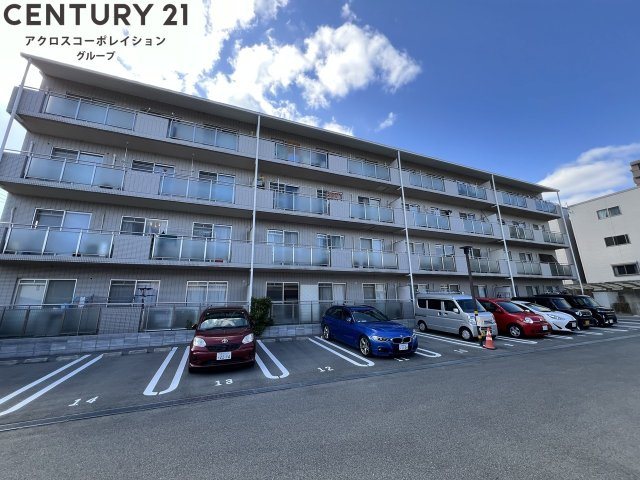 建物外観　防犯カメラ付きでセキュリティ面も安心です。