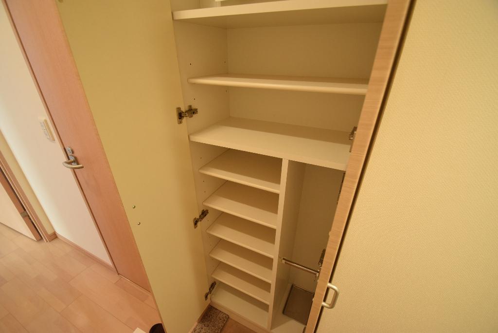 玄関　下駄箱