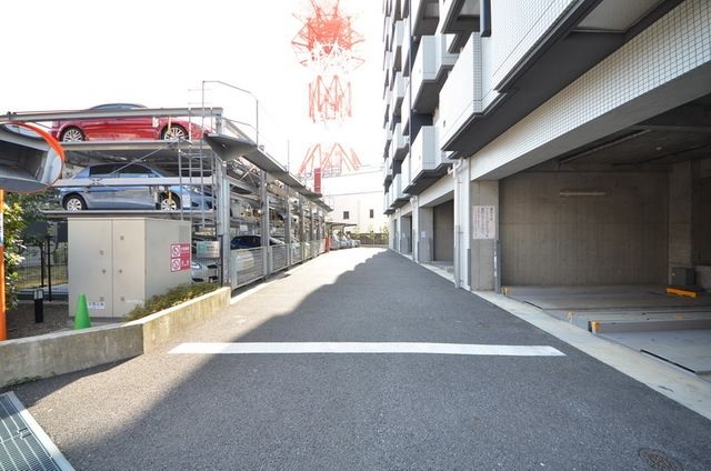 駐車場　☆敷地内に駐車場あります