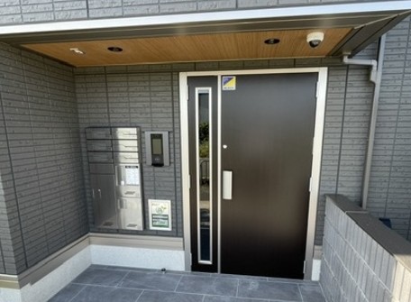 駐車場　オートロック・集合ポスト・宅配BOX