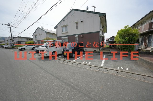 駐車場　車をお持ちの方に嬉しい駐車場付きの物件です