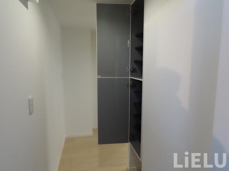玄関　同施工会社施工物件の参考写真になります※現況優先