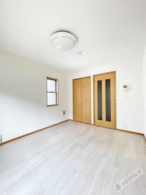 居室・リビング　白基調の明るいお部屋です♪