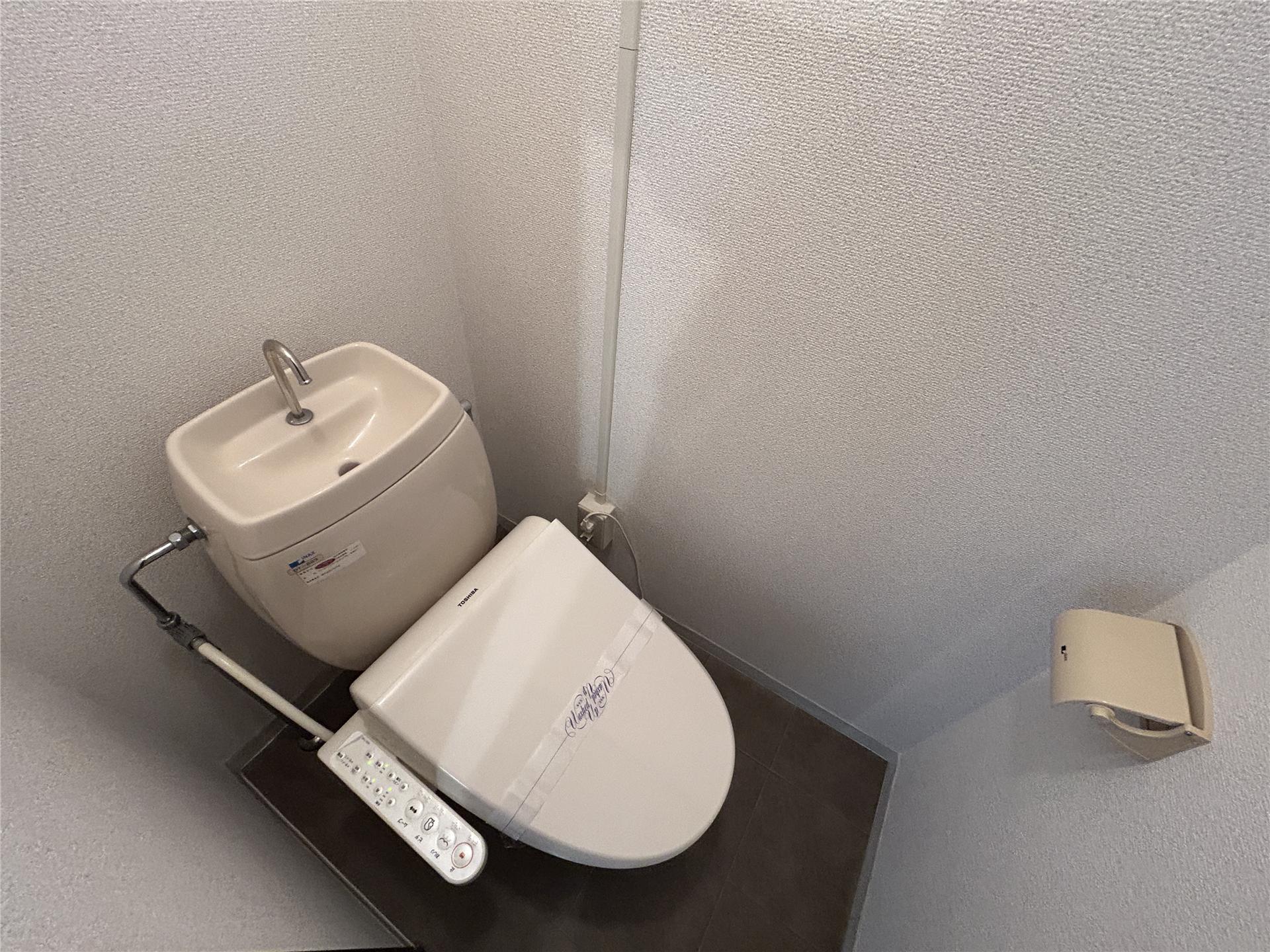 トイレ　ウォシュレット付きのトイレです