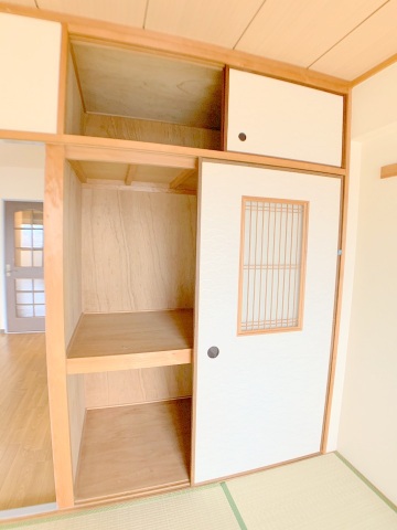 収納　押入