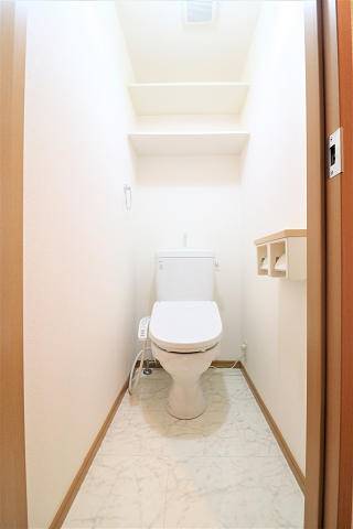 トイレ　もちろんバス、トイレ別です