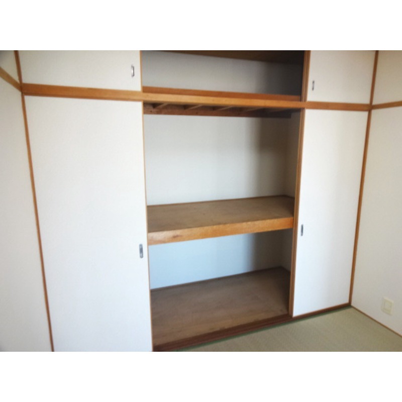 収納　余計なものは収納にしまいましょう♪