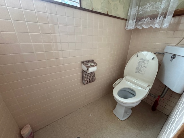 坂根戸建のトイレ写真