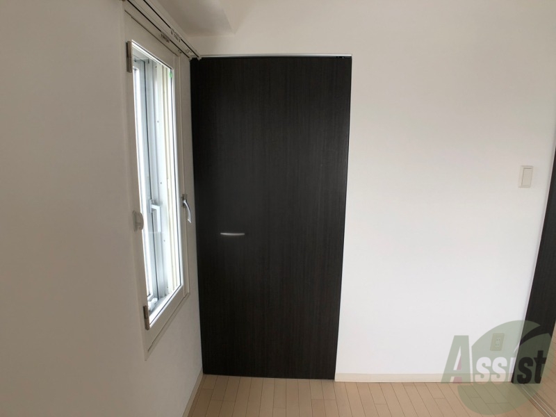 収納　寝室の収納です。部屋がすっきり片付きます。