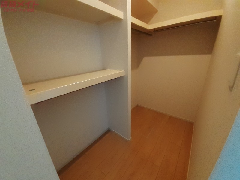 収納　同型参考写真