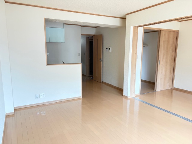 居室・リビング　※入居中の為、同タイプ別のお部屋の写真となります。102