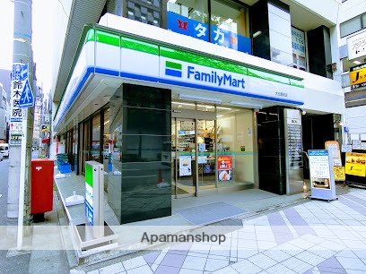 コンビニ　ファミリーマート大伝馬町店（コンビニ）まで147m