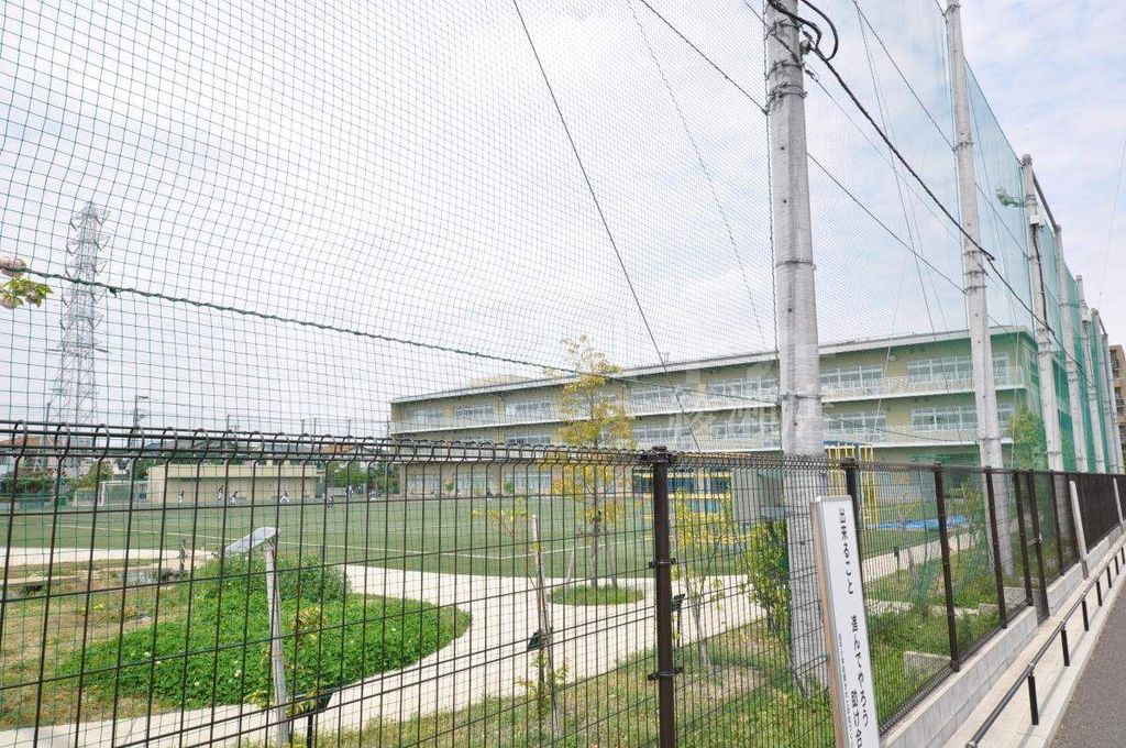 小学校　足立区立加平小学校（小学校）まで230m