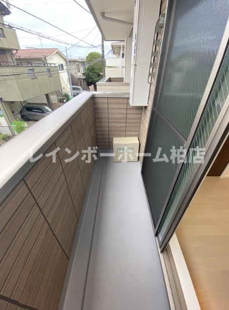 バルコニー　陽当たり良好なバルコニーです