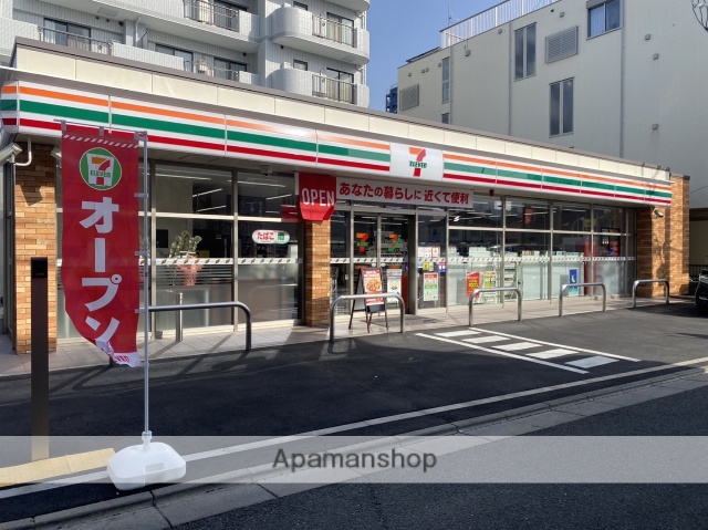 コンビニ　セブンイレブン（コンビニ）まで134m