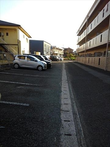 駐車場　エントランス