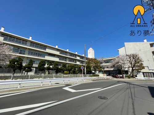 中学校　横浜市立大鳥中学校（中学校）まで288m