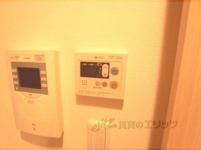 その他設備　給湯器リモコン