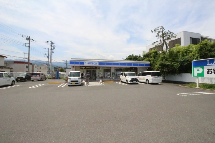 コンビニ　ローソン（コンビニ）まで638m