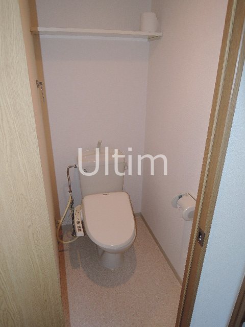 トイレ　別部屋のお写真です。ご参考までに！
