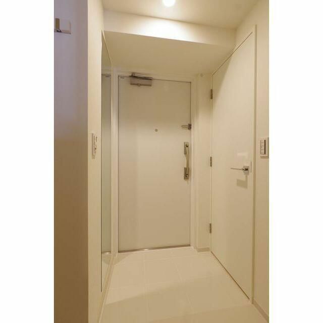 玄関　収納もある玄関です