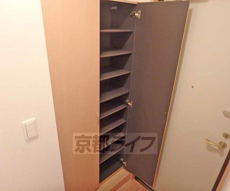 玄関　トールサイズの玄関収納がついています