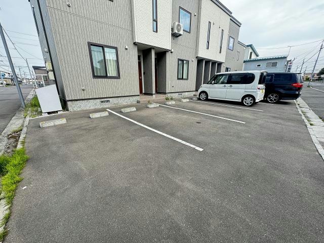 駐車場　駐車場