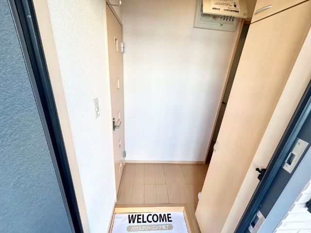 玄関　同一建物内１０３号室内装写真